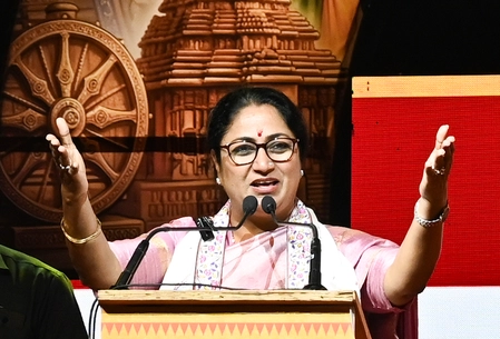 Strict Action Against LPG Cylinder Hoarding: Rekha Gupta