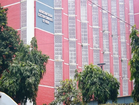 Election Commission Appoints Two IAS Officers as Central Observers