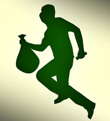 Robbery in Neemkathana: Thieves Steal Jewelry and Cash