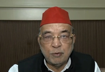 सपा नेता: आयोग पश्चिम बंगाल में निष्पक्ष चुनाव नहीं चाहता