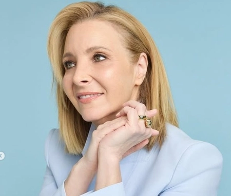 Lisa Kudrow Was Unsure of 'Friends' Success, Feared Leaving Show