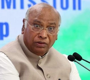 Kharge Calls All-Party Meeting on Women’s Reservation Implementation