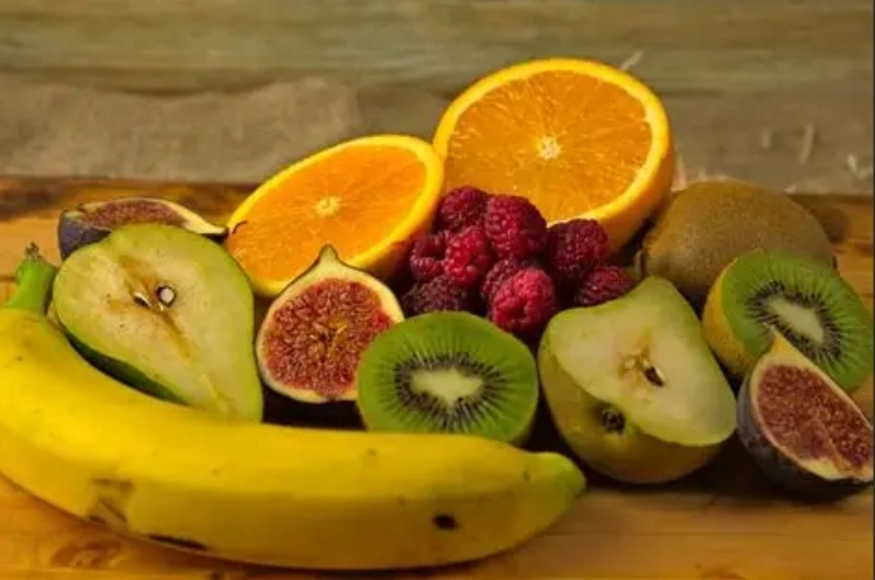 Avoid eating this fruit in the morning or on an empty stomach.