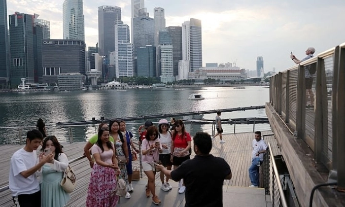 Singapore to Add 30,000 Citizens Yearly to Address Aging Crisis