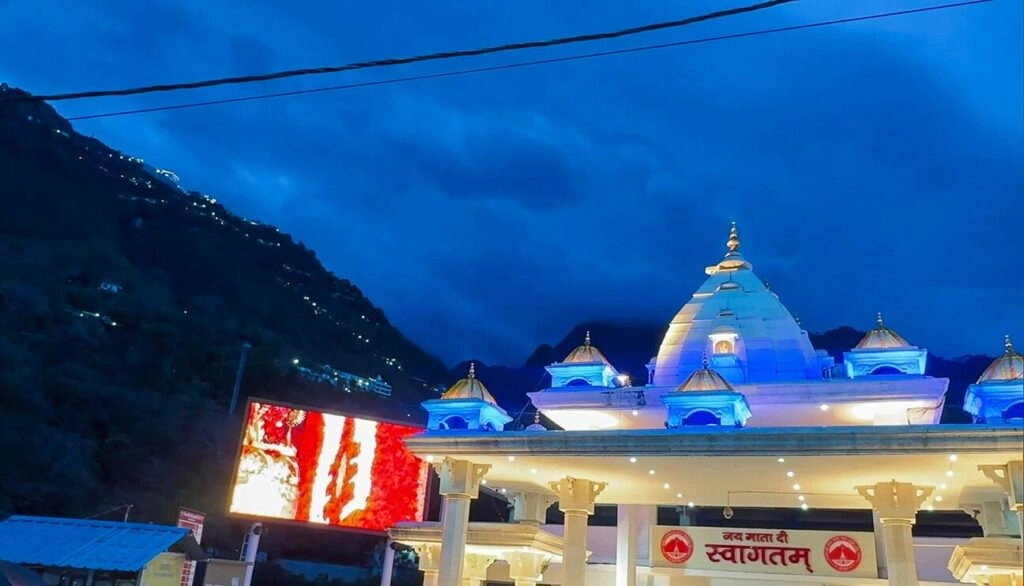 Vaishno Devi Yatra Resumes After Suspension During Navratri
