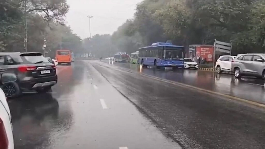 Delhi-NCR Weather Change: Rain Causes Temperature Drop Ahead