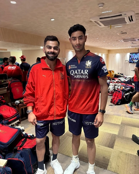 Who is Krish Bhagat joining Mumbai Indians in IPL 2026?