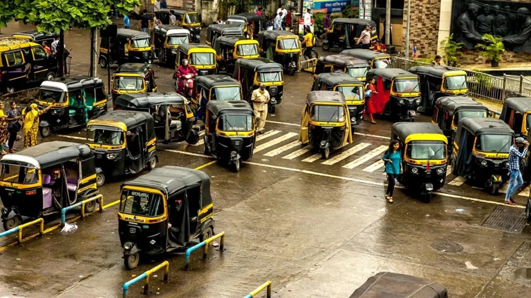 Language Dispute in Maharashtra: Strike Threat from Drivers' Unions
