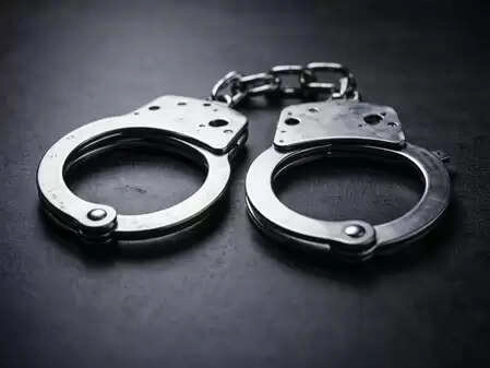 Mumbai Crime Branch Arrests 5 for Illegal Weapons
