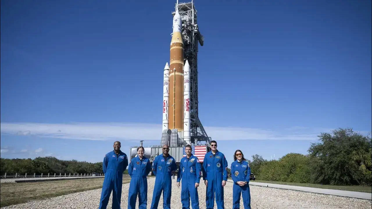 Artemis II Mission: 4 Astronauts Return After 10 Days Near Moon