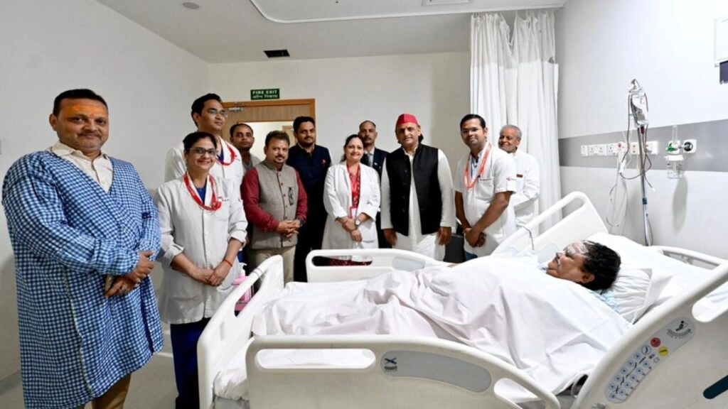 BJP MLA Injured While Burning Effigy of Akhilesh Yadav