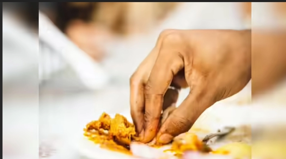 Eating with Hands or Spoon: Which is Healthier?