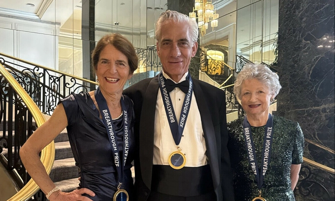 Harvard Couple Wins $3M Award for Gene Therapy to Reverse Blindness