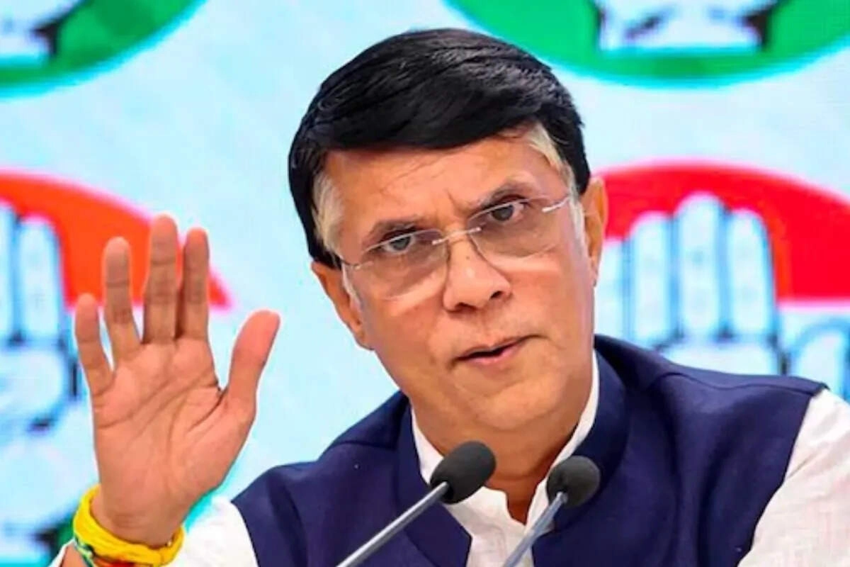 Raid at Pawan Kheda's Home in Fake Passport Case Involving CM's Wife