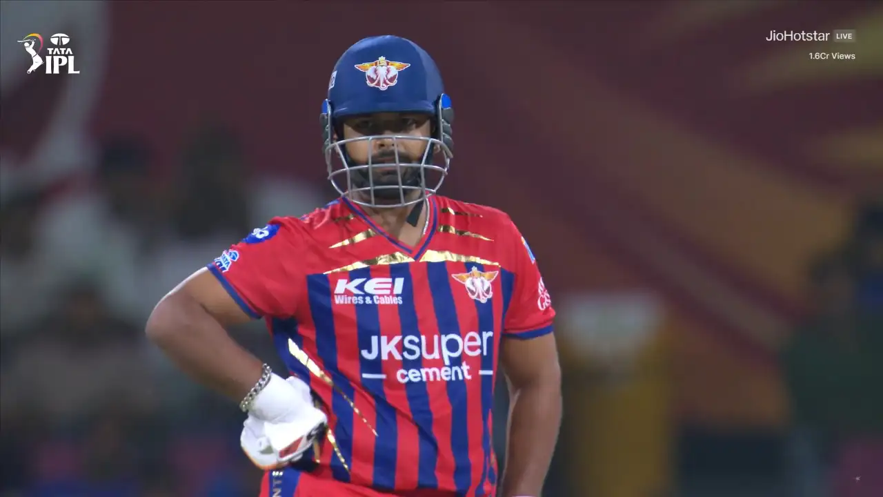 Ashwin Pleads with Pant for Support