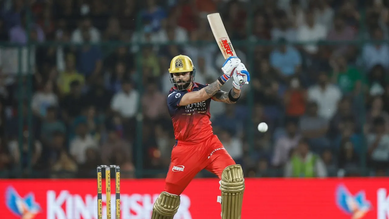 Virat Kohli becomes first to score 9,000 runs in IPL
