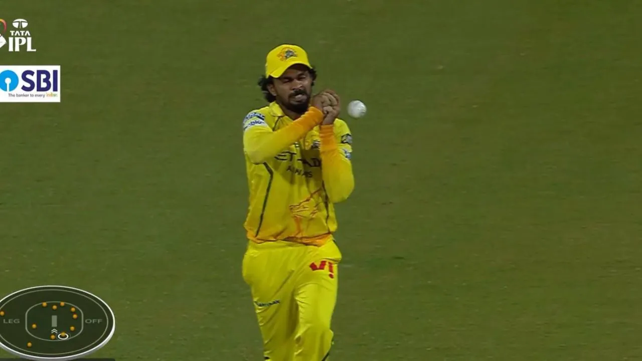 Ruturaj Gaikwad Misses Catch as Narine Survives in IPL 2026