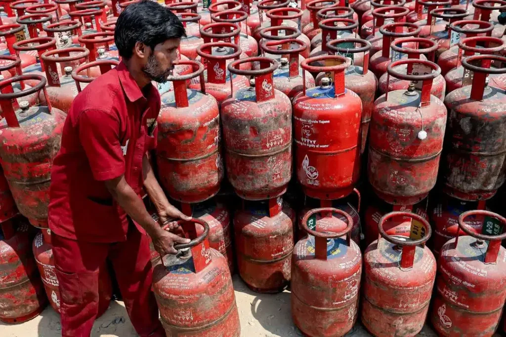 Centre Advocates Digital LPG Booking for Convenience