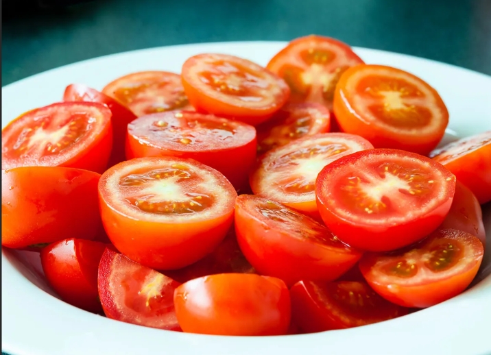 Discover the Surprising Health Benefits of Eating Tomatoes