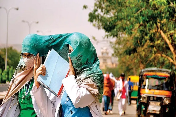 Capital Faces Continued Heatwave; Yellow Alert Issued