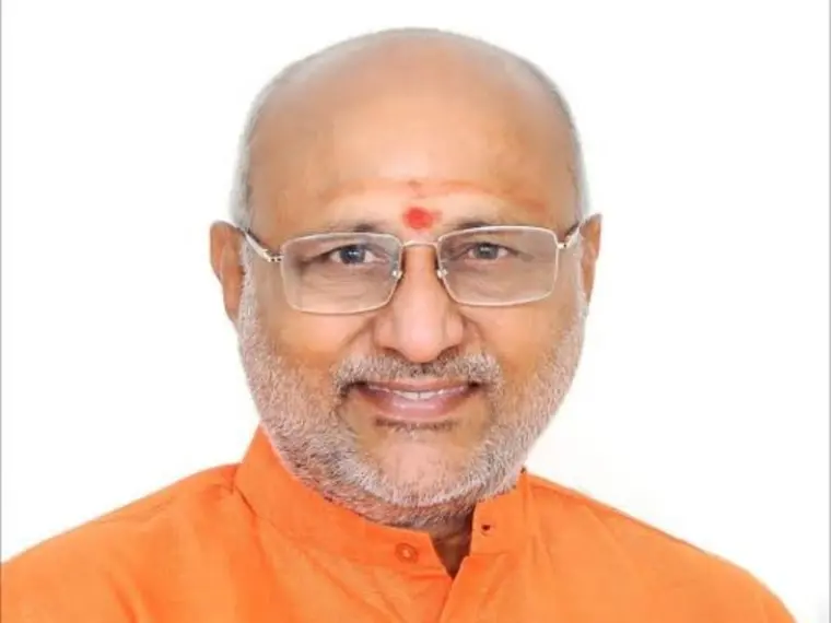 VP Arrives in Motihari from Darbhanga for Convocation Ceremony