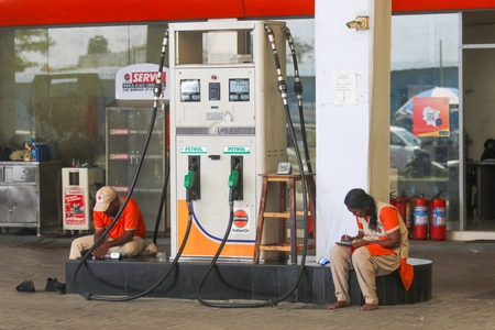 Bihar: Gopalganj DM Orders Strict Action Against Black Marketing of Fuel