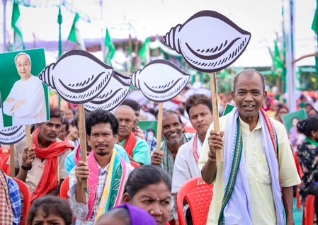 BJD Announces Statewide Programs on Biju Patnaik's Death Anniversary