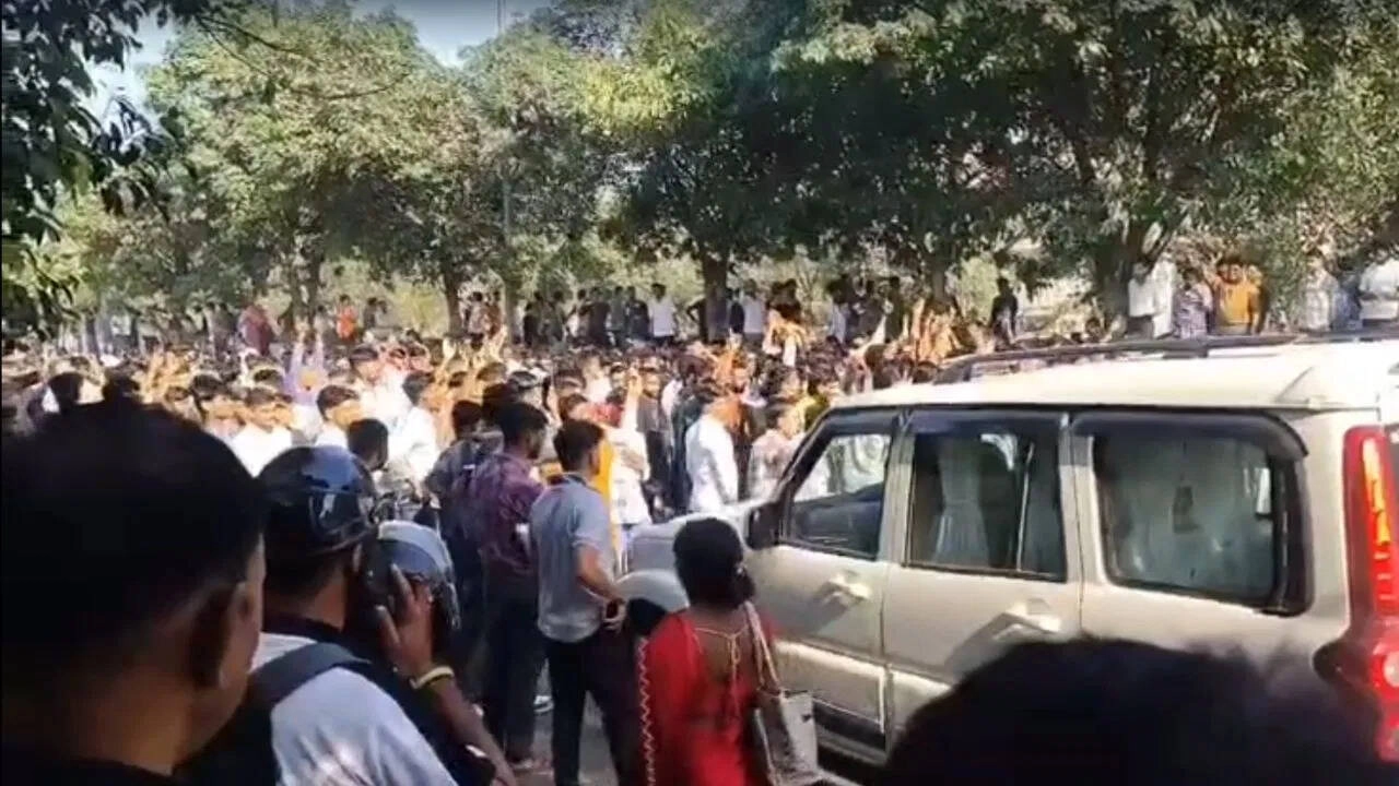 Workers Protest in Noida Over Unpaid Salaries: Violence Erupts