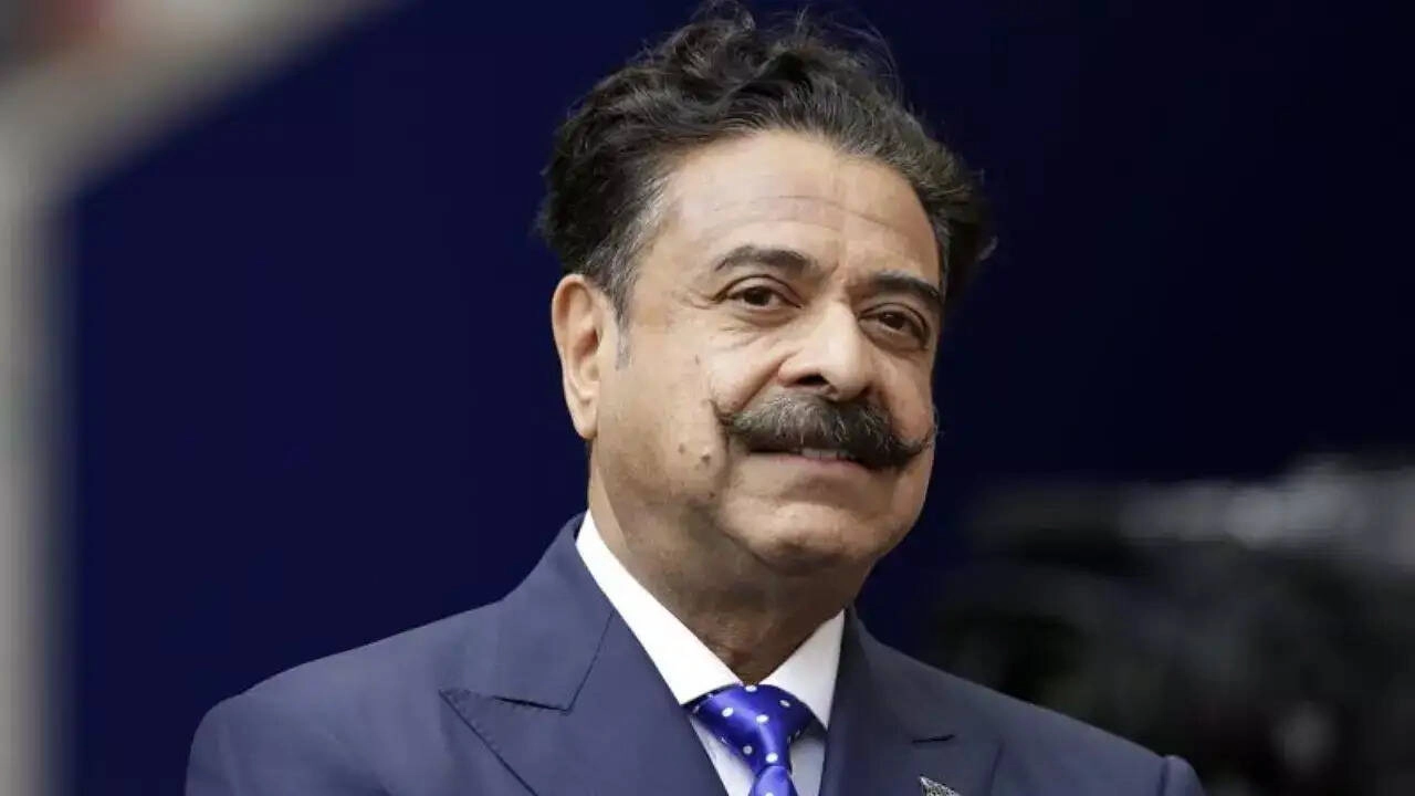 Who is Pakistan's Richest Person and How Do They Compare to Mukesh Ambani?
