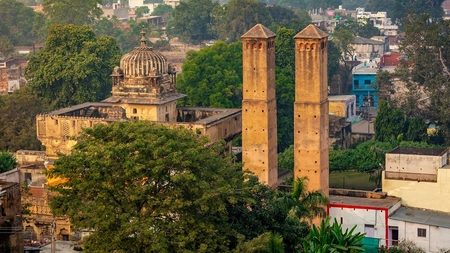 Orchha's 'Sawan-Bhado' Column: An Architectural Marvel