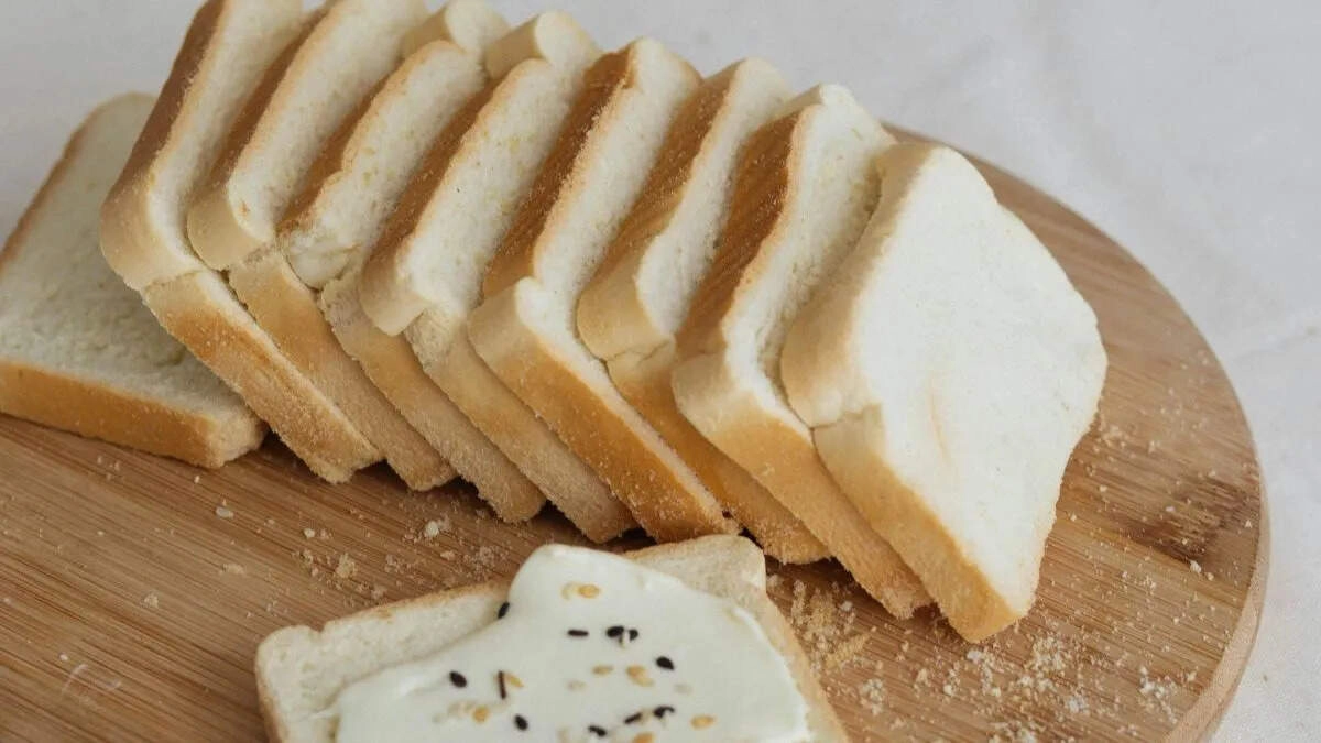 Why Are the Edges of Bread Slices Different? Find Out Here!