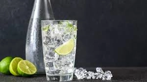 Sparkling Water vs Soda: The Surprising Health Difference