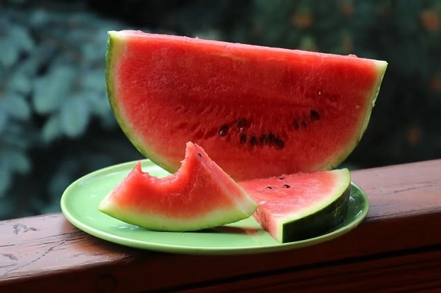 7 Surprising Benefits of Watermelon in Summer!