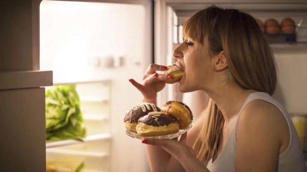 How Late-Night Eating and Skipping Breakfast Harm Your Health