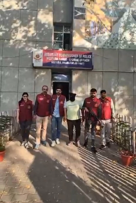 Delhi: Major action in ₹2 crore extortion case, 'Captain' arrested