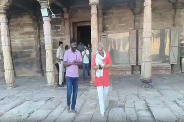 Puja Begins at Bhojshala After High Court Ruling; Devotees Chant