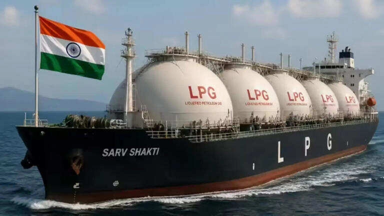Big Relief for India: LPG Tanker Safely Exits Hormuz
