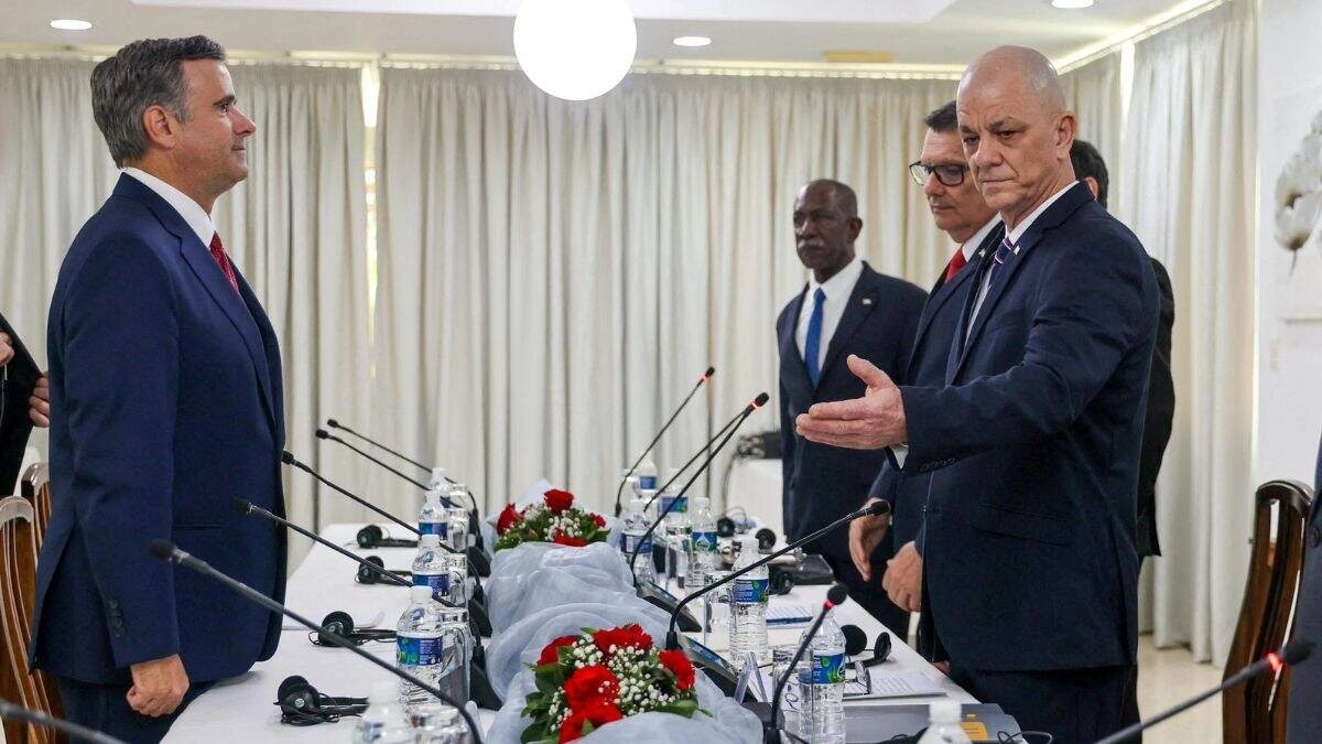 Tensions Rise After CIA Chief's Cuba Visit; Havana Prepares for War