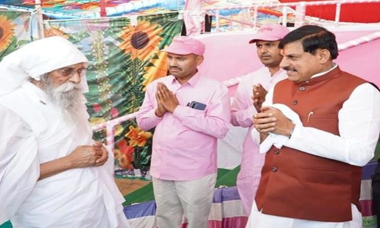 CM Mohan Yadav Visits 'Jai Gurudev' Ashram in Ujjain