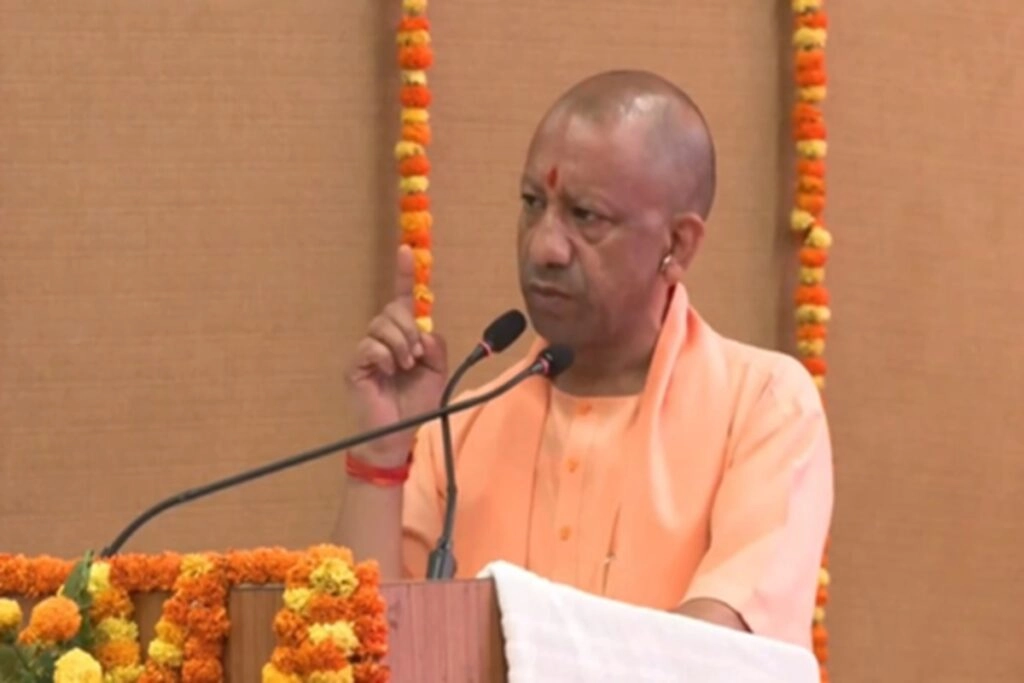 Yogi Slams Opposition in Kashi: "Those Who Destroyed Sanatan Are Done!