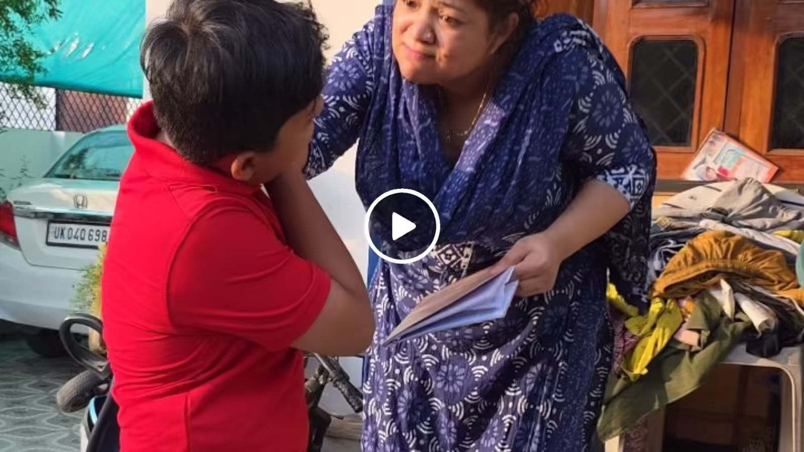 Child's Hilarious Mother's Day Essay Leaves Mom in Shock