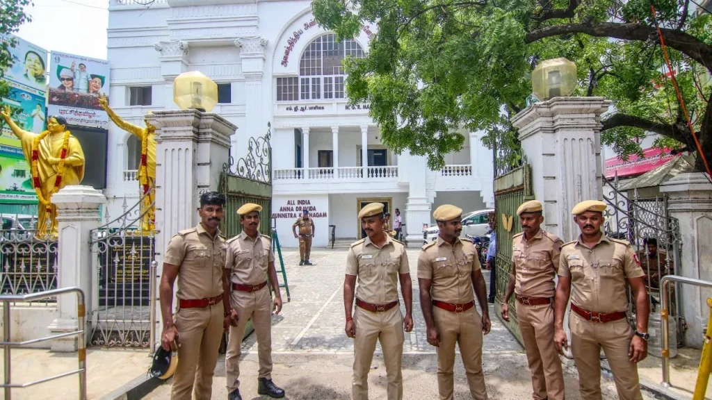 AIADMK Factions Clash, Police Lock Dindigul Office Amid Struggle