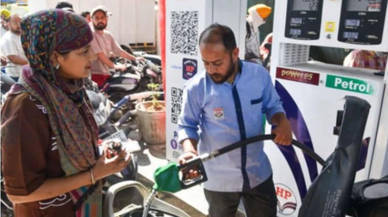 Petrol, Diesel Prices Rise by 90 Paise for Second Time in 5 Days