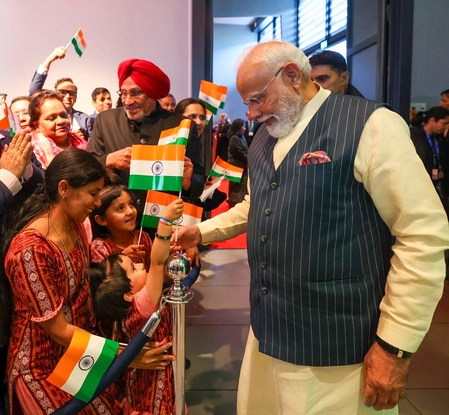 PM Modi's Appeal to Indian Community in Netherlands for 'Developed India'