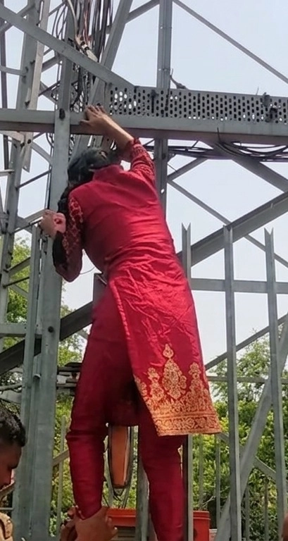 Jharkhand Woman Climbs Tower to Rescue Lover: 3 Incidents in 15 Days
