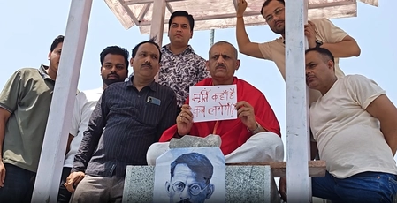 सपा विधायक ने खून से लिखी चिट्ठी: गणेश शंकर की प्रतिमा?