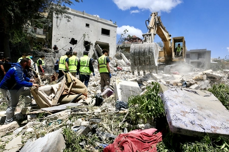 Israel Intensifies Airstrikes and Shelling in Southern Lebanon