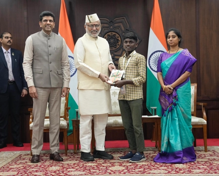 Guntur Students Meet Vice President C.P. Radhakrishnan