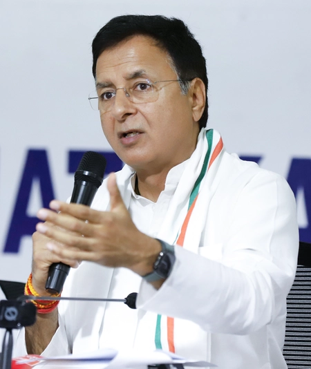 Surjewala Dismisses 'Power Sharing' Speculations in Karnataka