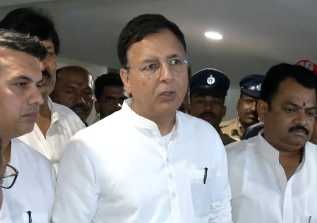 Congress Meeting Amid Political Turmoil in Karnataka: Surjewala